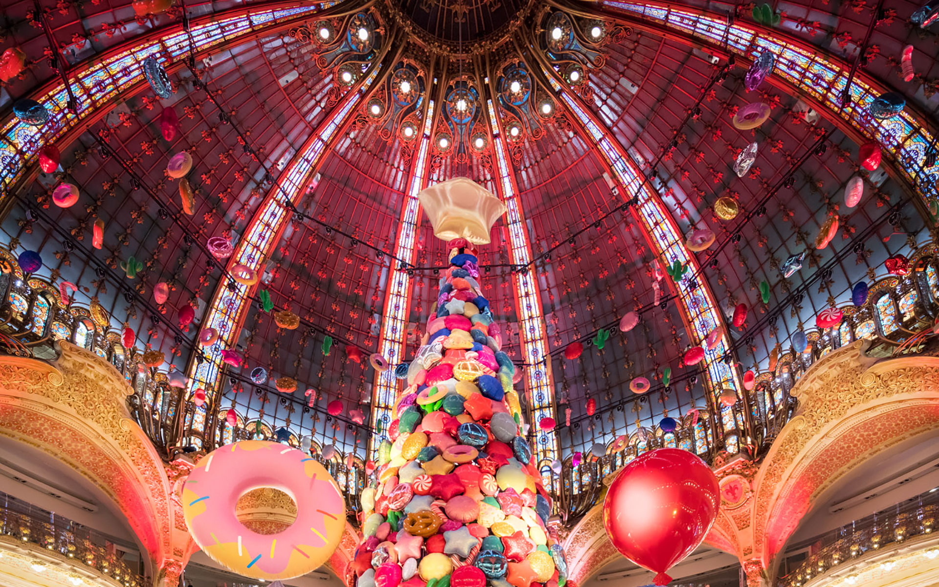 Galeries Lafayette Paris Haussmann Christmas Offer